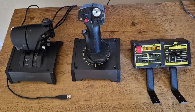 Manche/Joystick/Throttle Saitek X65-F Combat Control System