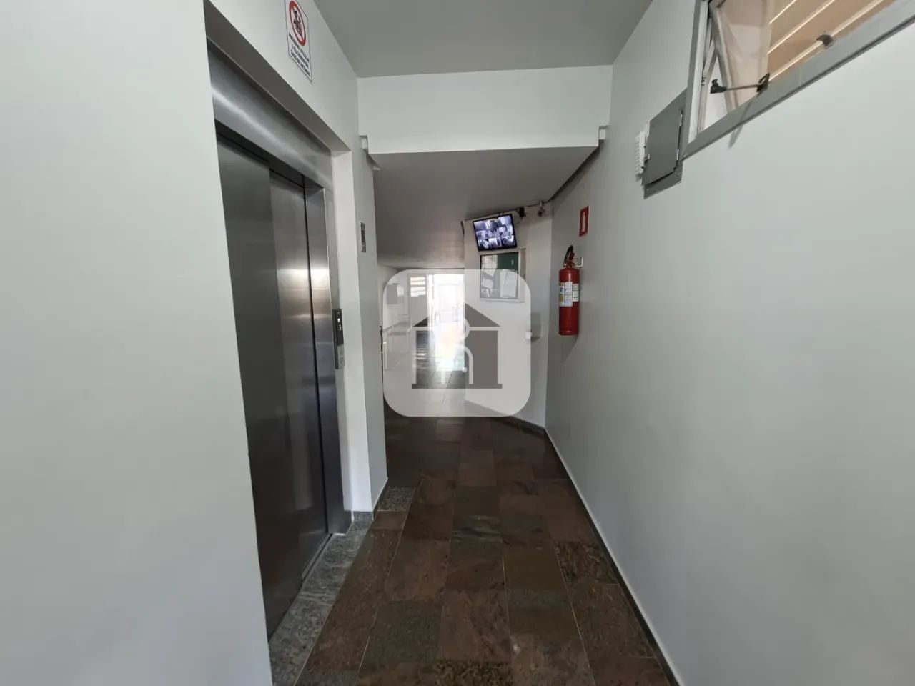 Apartamento para locação e venda no bairro Centro - Foto 4