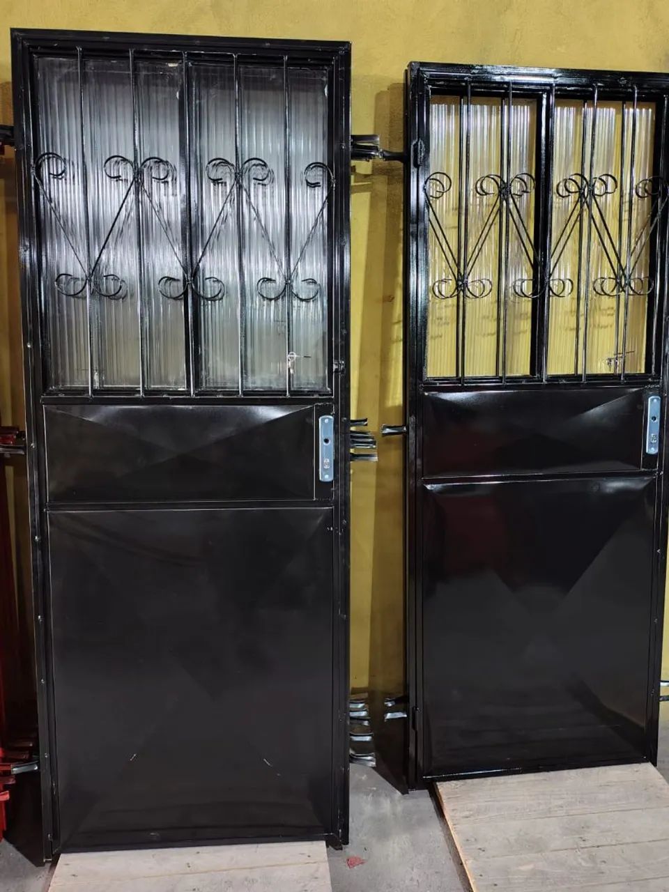 Portas e janelas de ferro 64985879042947121