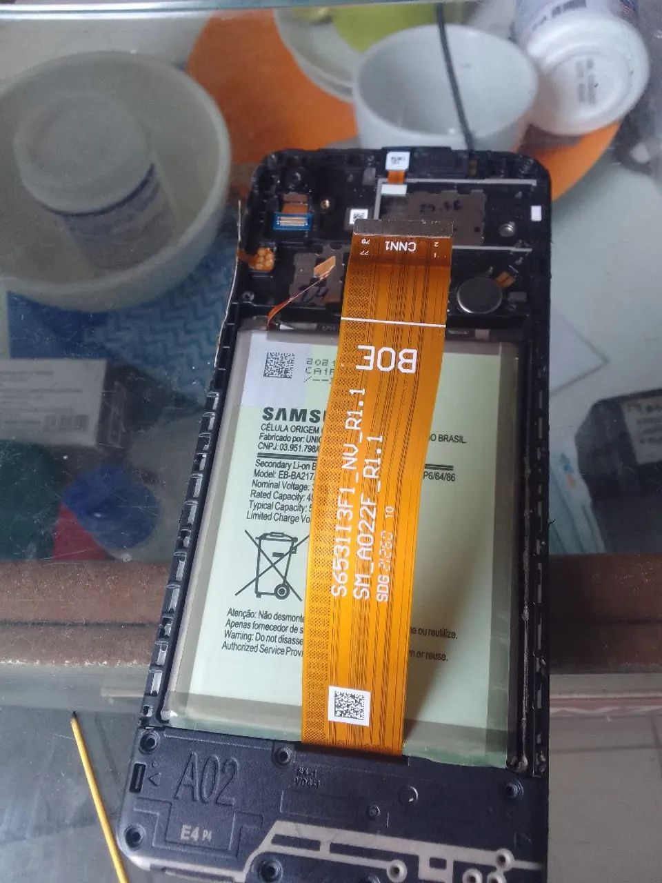 Tela e carcaça toda original foi porque queimou a placa. O resto tudo ok 