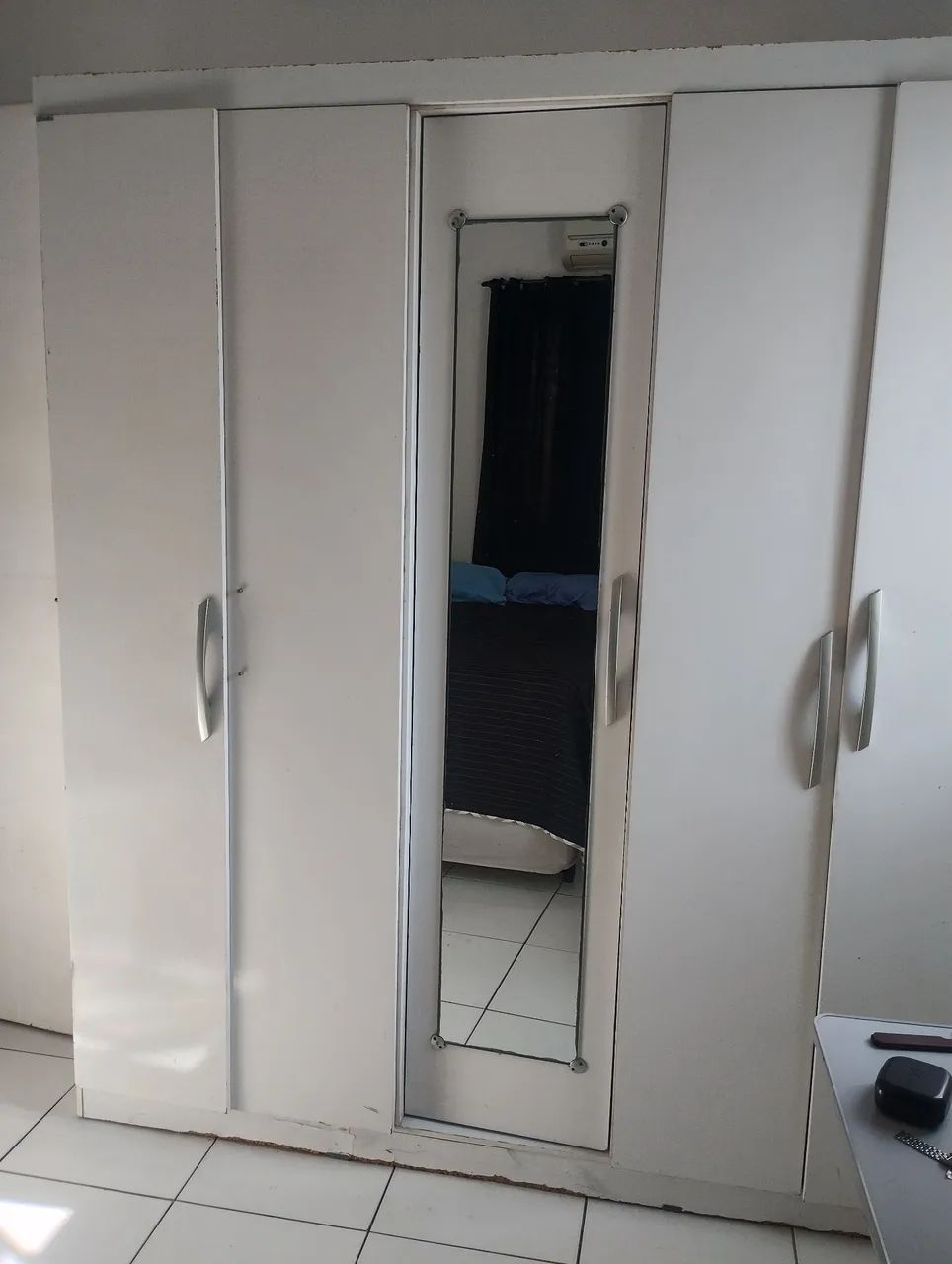 Guarda roupas 5 portas com espelho  - Foto 2