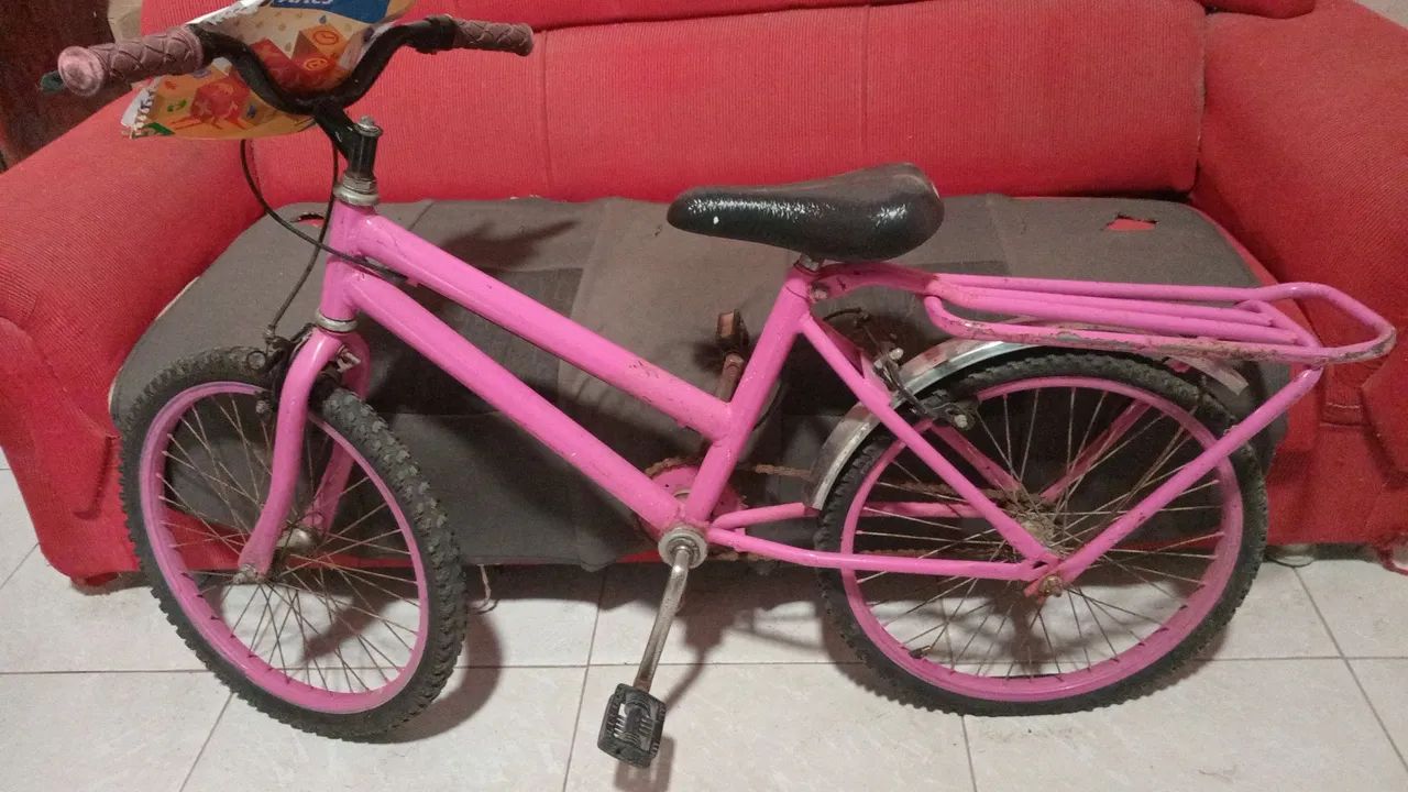 Bicicleta infantil .Vendo bicicleta infantil ,rosa usada ,mais completa,aro 20.  - Foto 3