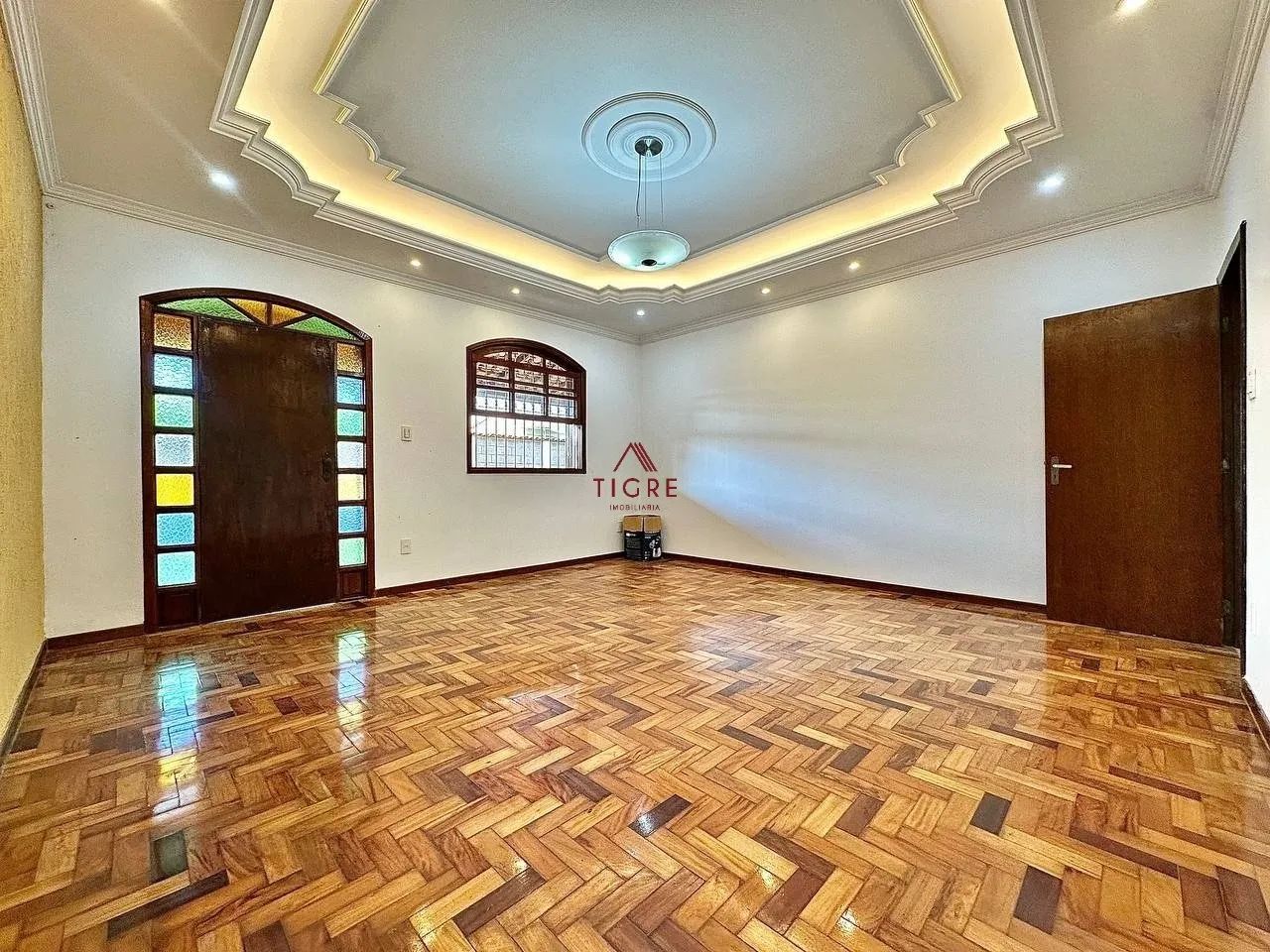 Casa com 3 Quartos à Venda, 430m² - Foto 3