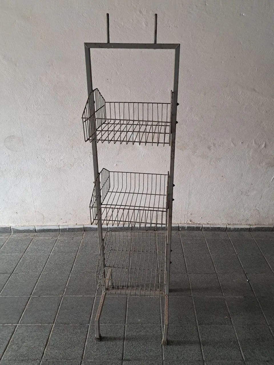 2  Expositor para Comércio, loja