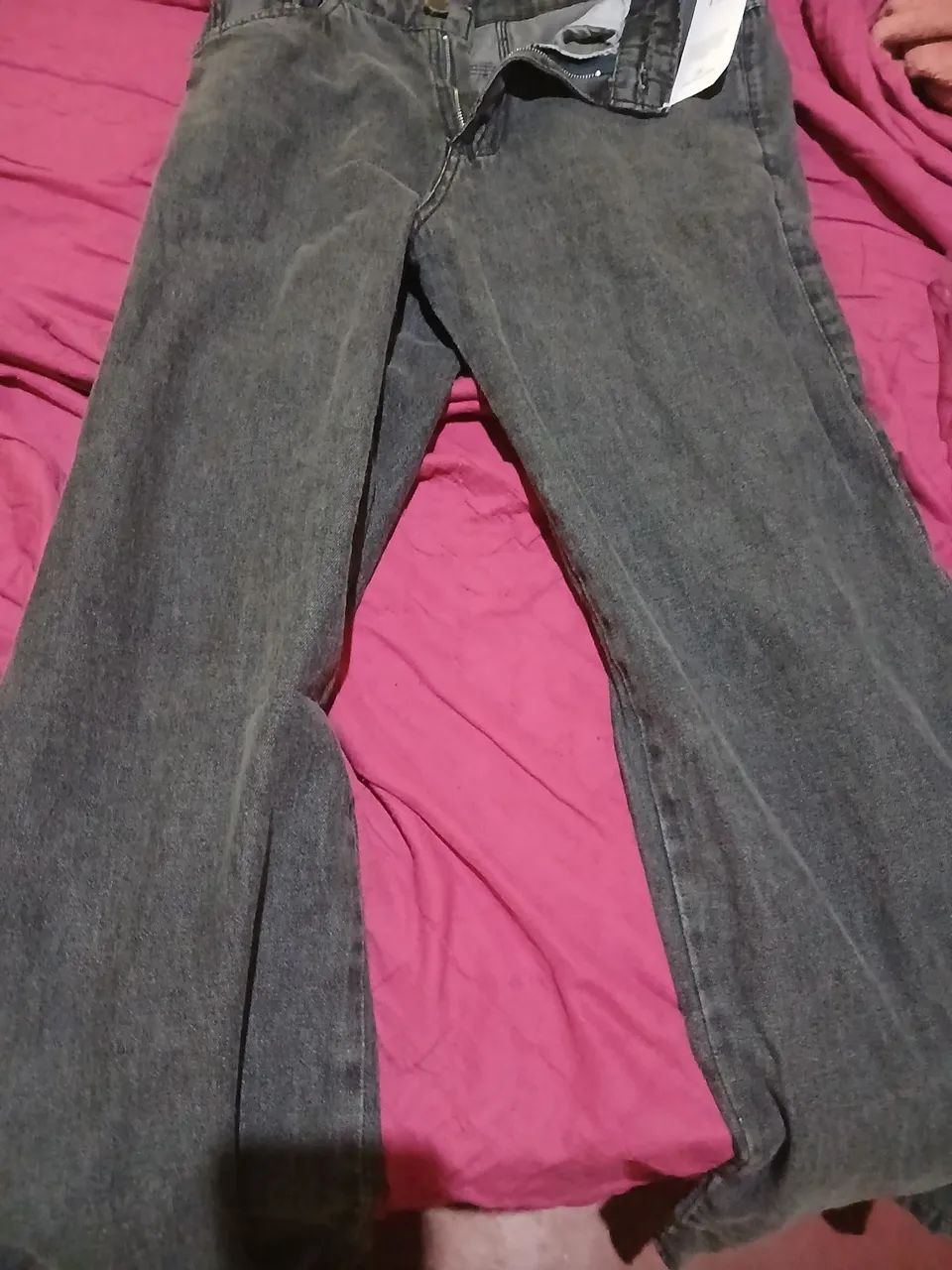 Calça jeans patalona veste 42 pequeno  - Foto 2