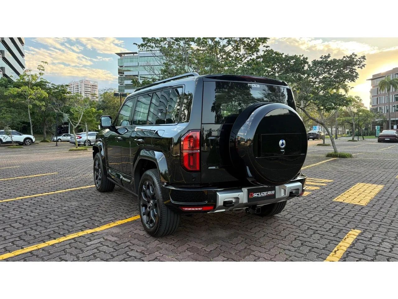 Denza B5 SUV híbrido plug-in, foto 9 de 16