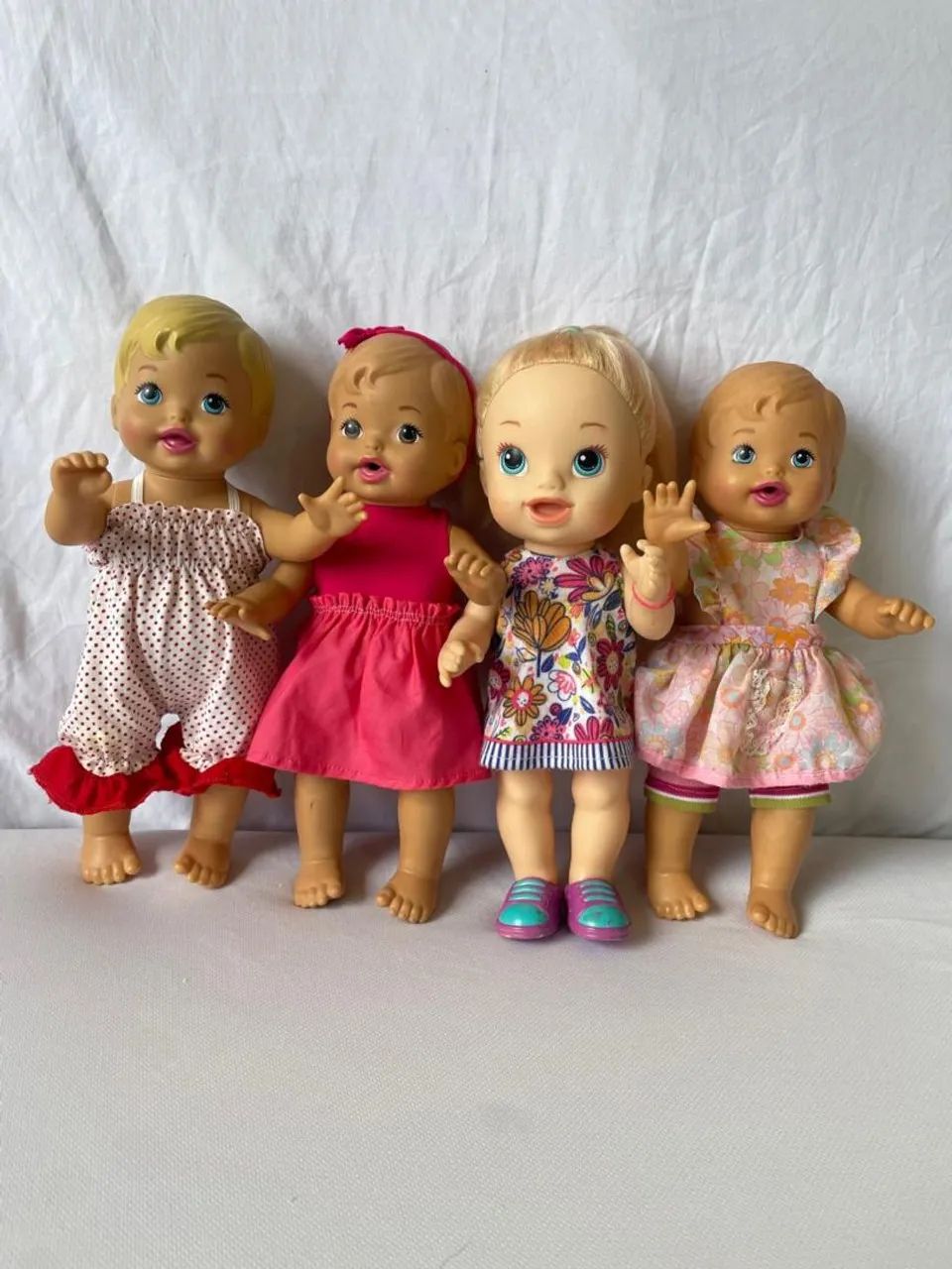 Lote com 4 bonecas 