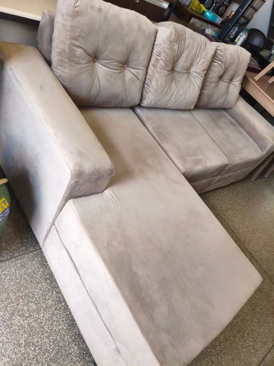 Sofá com chaise bem novinho e bem conservado ((ENTREGO GRATIS)) - Foto 3