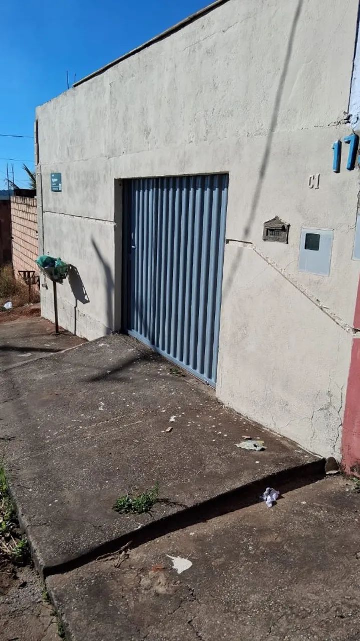 Vendo uma casa 