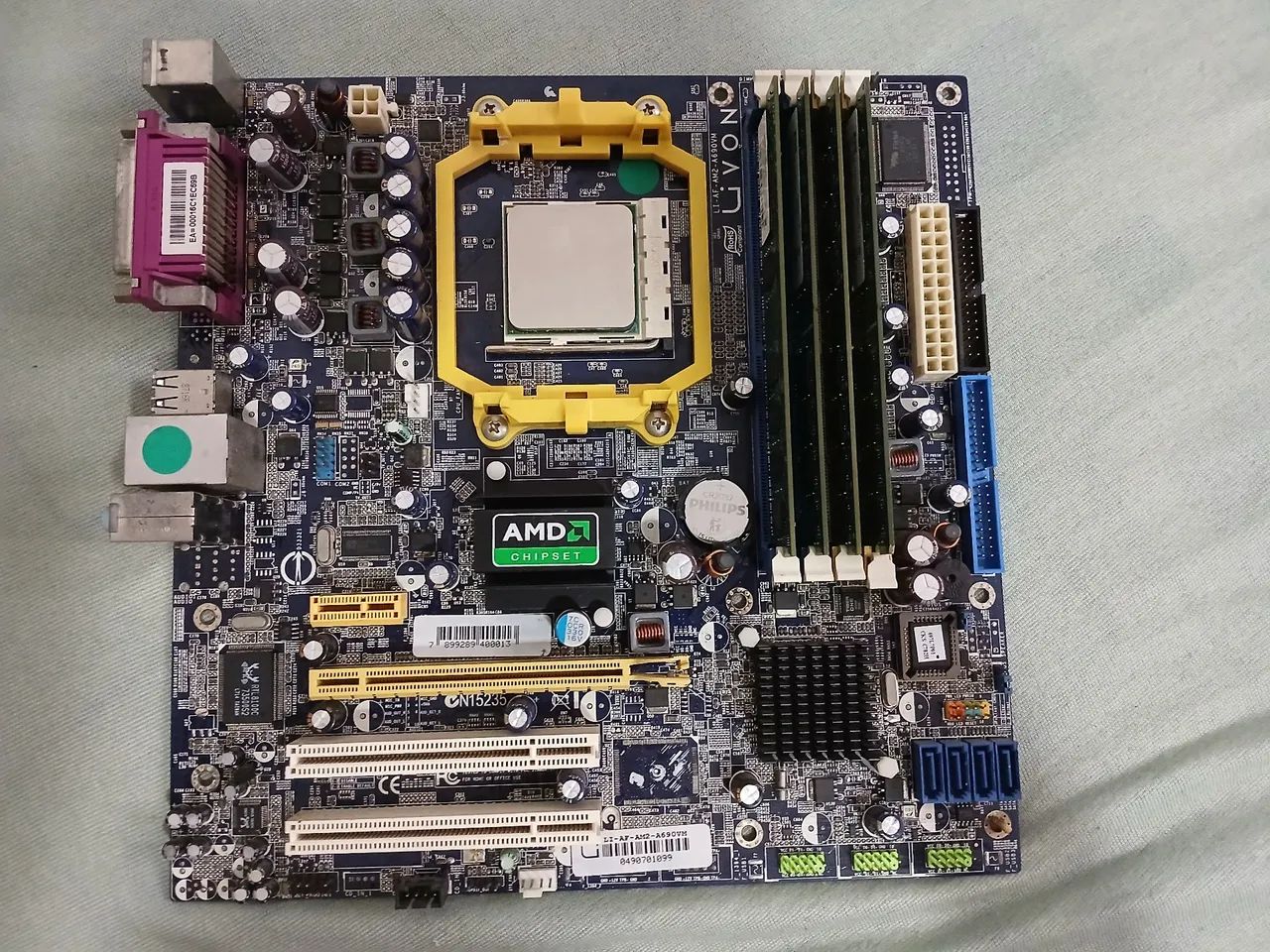 Kit placa mãe,memória e processador (placa mãe com defeito)