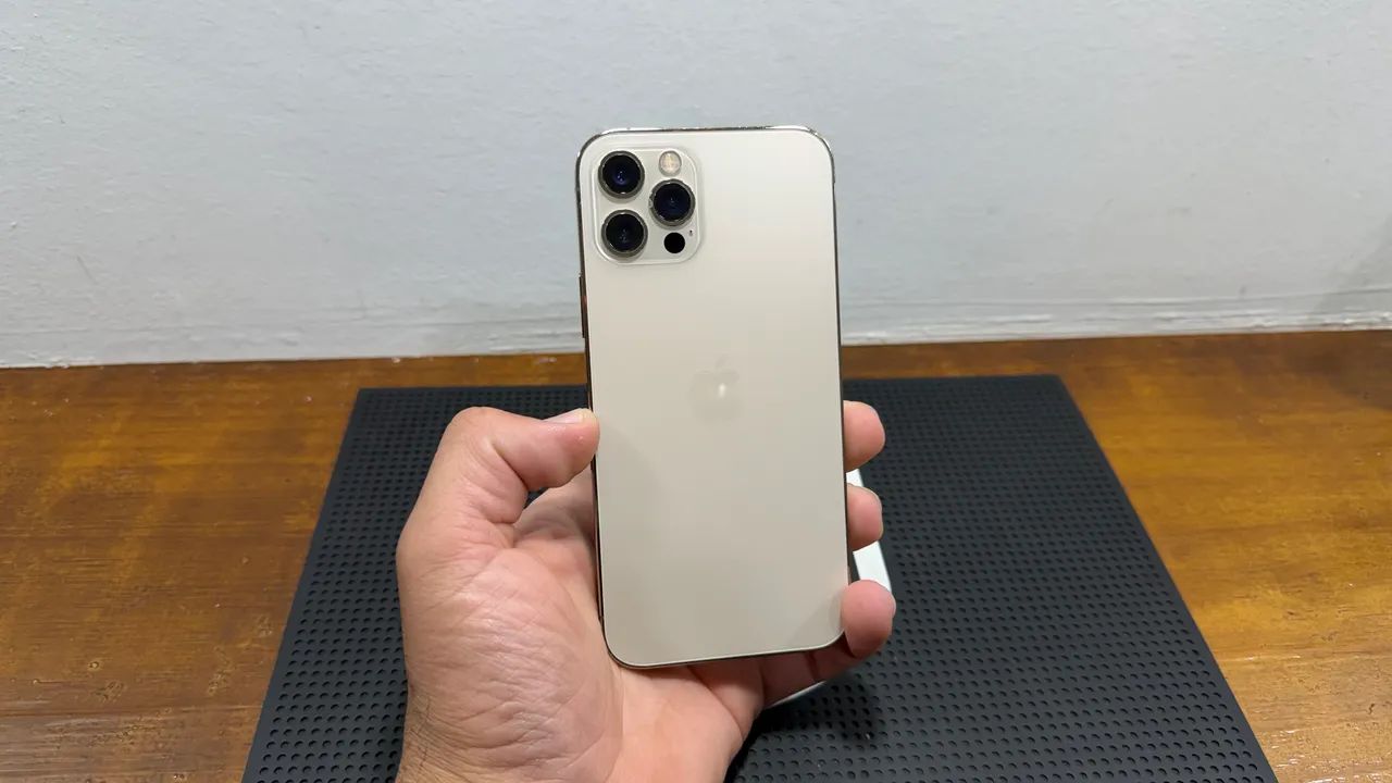 IPhone 12 Pro 256GB gold - semi novo 