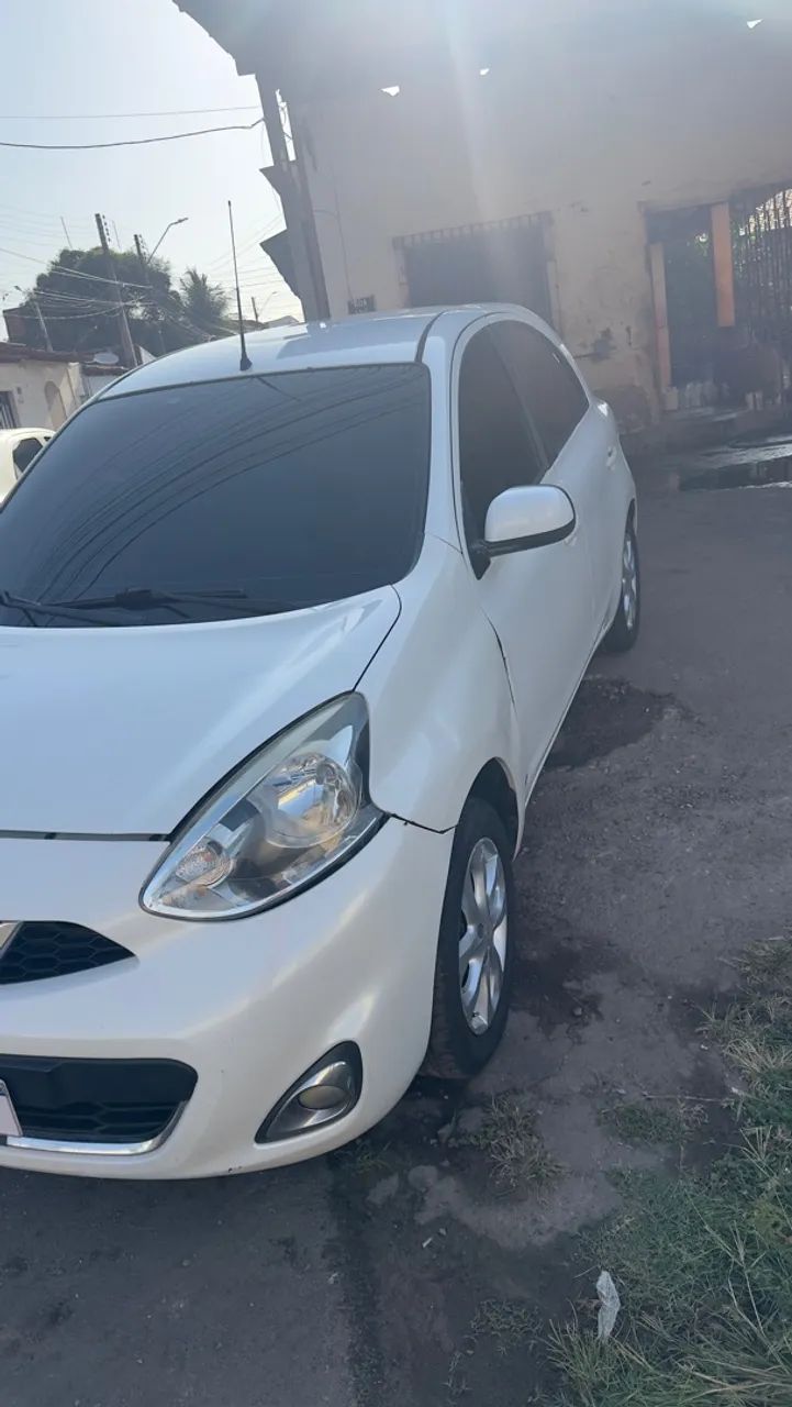 Nissan March 1.0 12V FLEX 5P 2015