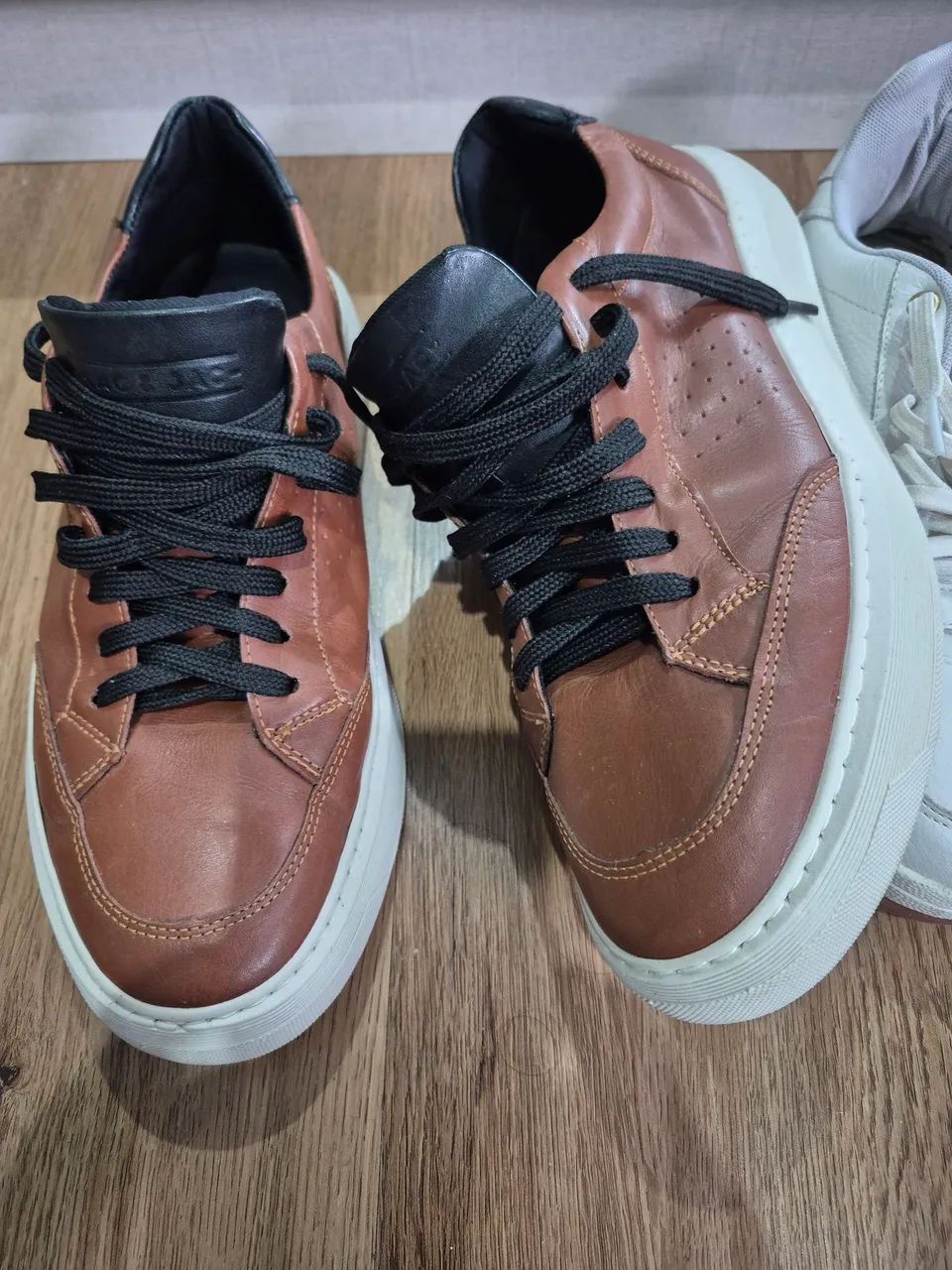 Dois sapatos tamanho 43/44  - Foto 3
