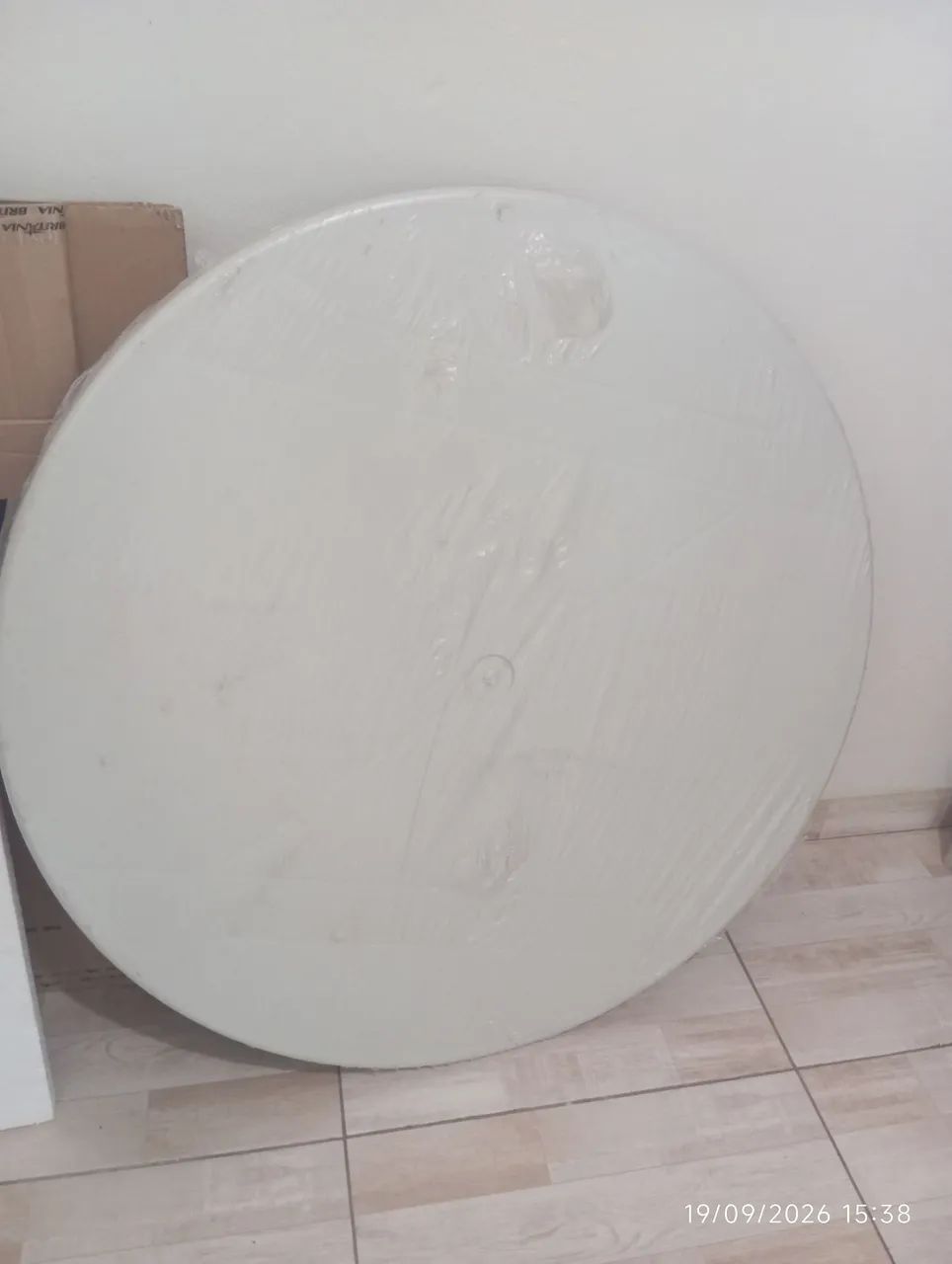 Conjunto de mesa com cadeiras Novas - Foto 2