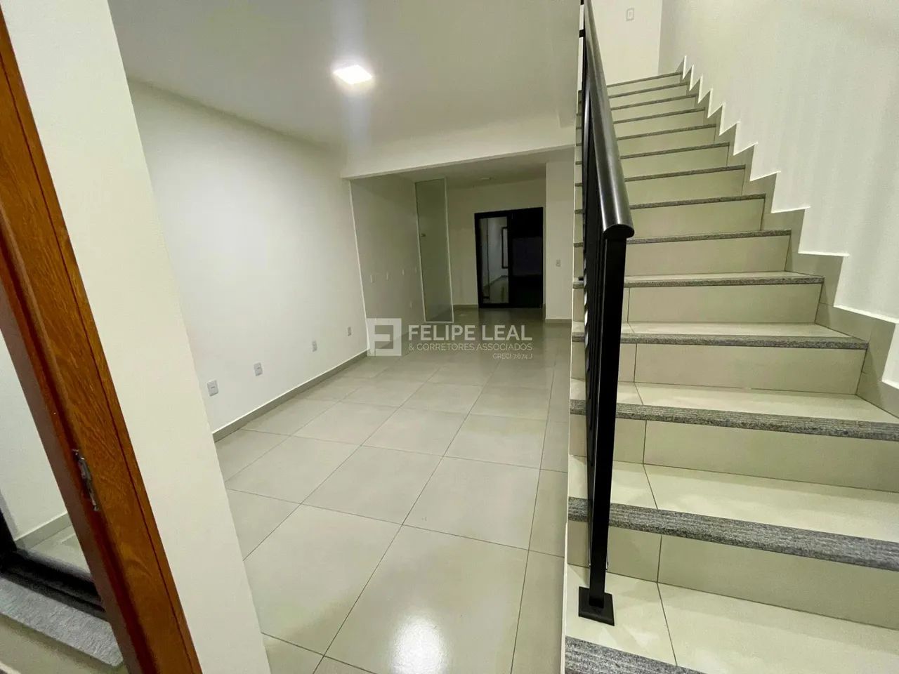 Sobrado em Serraria - São José, SC - Foto 3