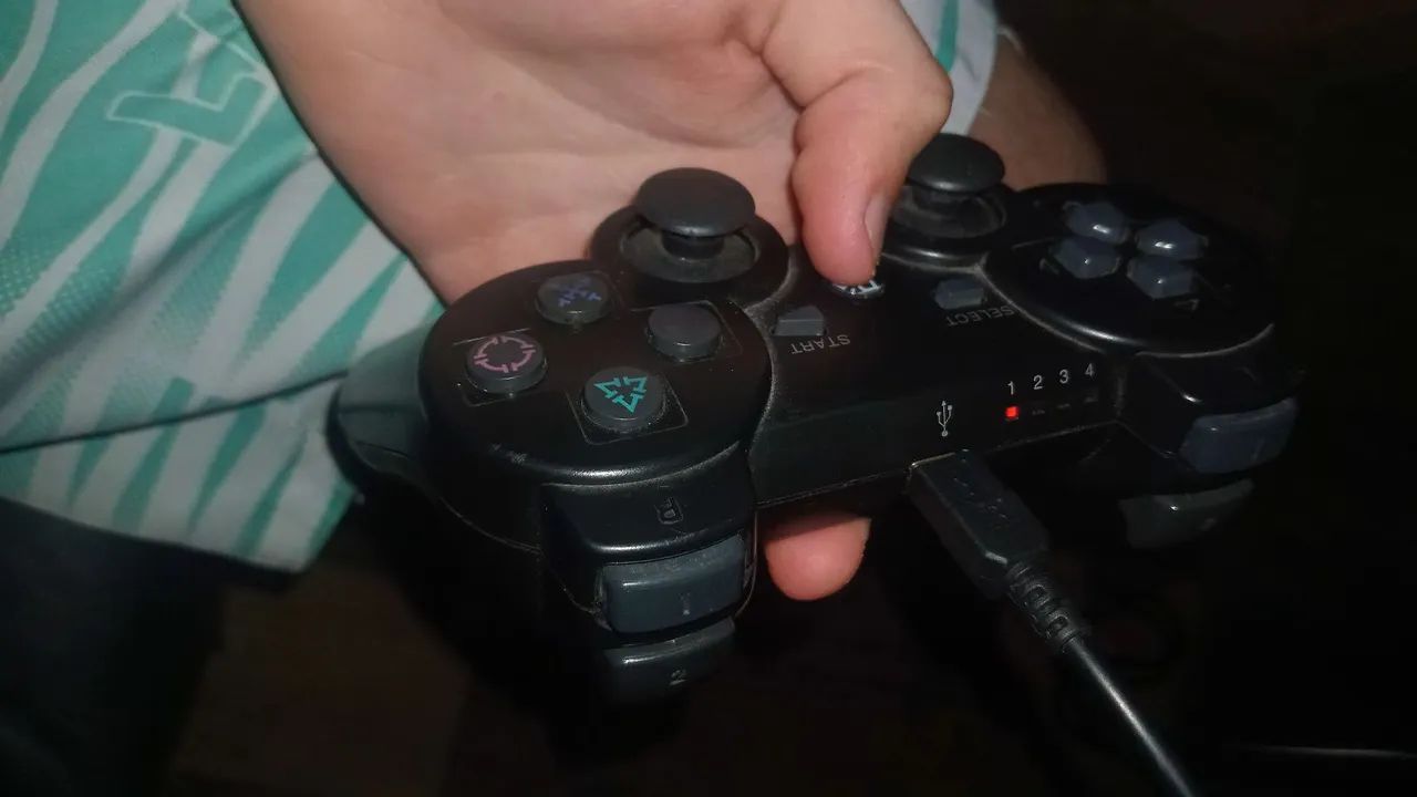 2 Controles Genéricos para PS3 + Cabo USB - Foto 3