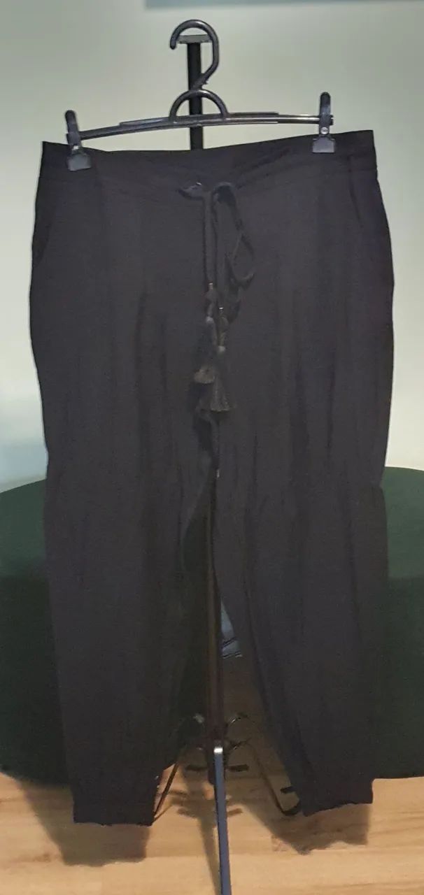 Calça Preta Cordão Ajustável na Cintutra  - P. A Concept