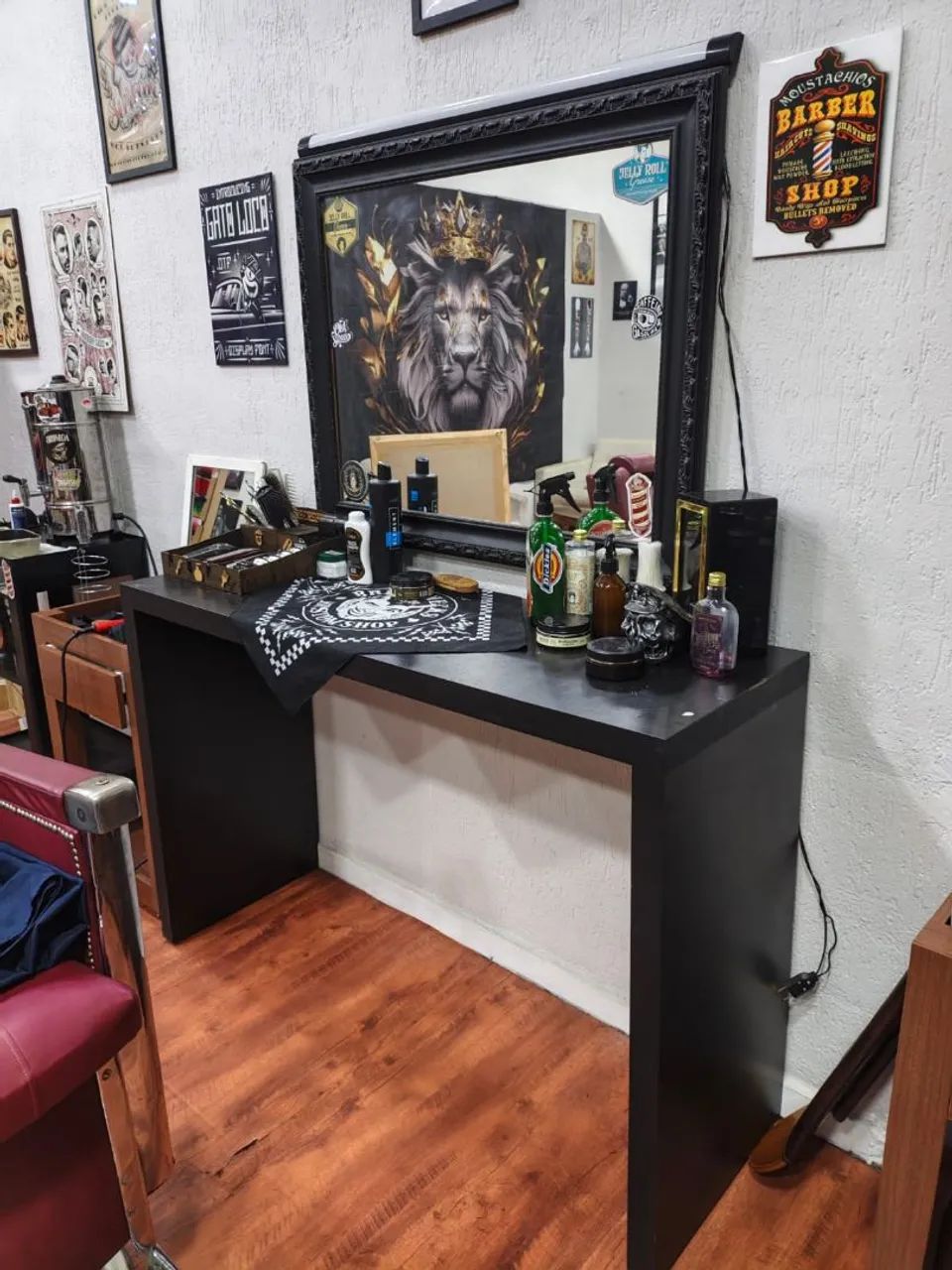 Estação para Barbearia/Salão com Bancada e Espelho