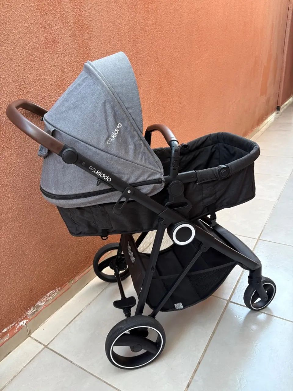 Carrinho de bebê Cosmos Kiddo passeio/moisés - Foto 4