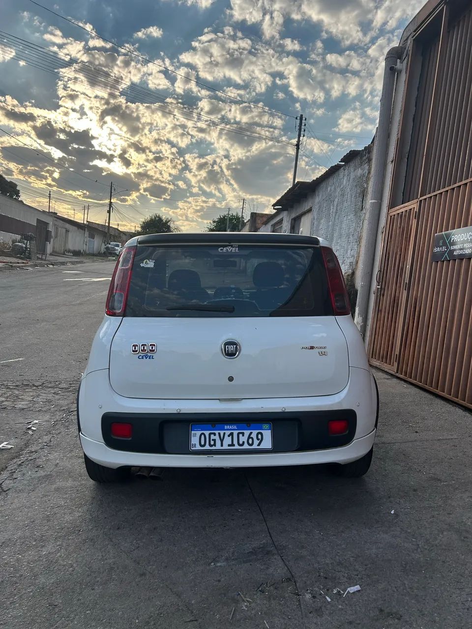 Fiat Uno Sporting 1.4 EVO Fire Flex 8V 4P 2013 - Foto 2