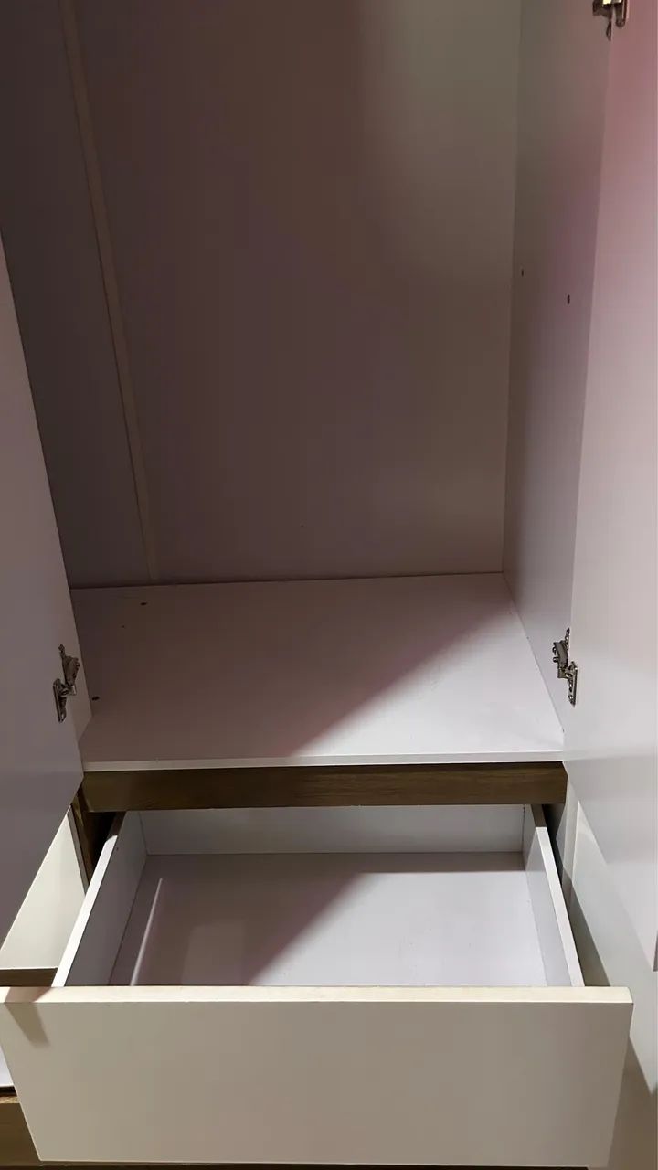 VENDE-SE GUARDA ROUPA 8 PORTAS  - Foto 4