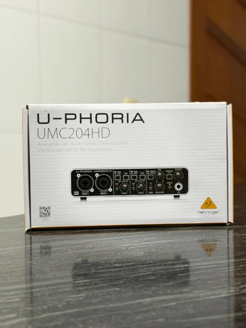 Interface de áudio behringer umc204hd lacrada  - Foto 3