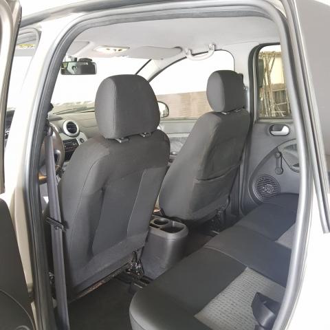 Ford Fiesta Sedan 1.6 12/13 - Troco e Financio! - Foto 12