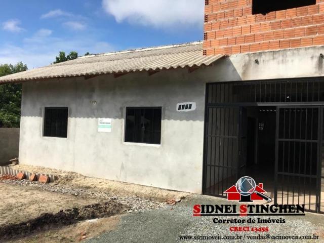 Casa na Praia, 02 dormitórios, laje, piso cerãmico e terreno todo murado - Foto 4