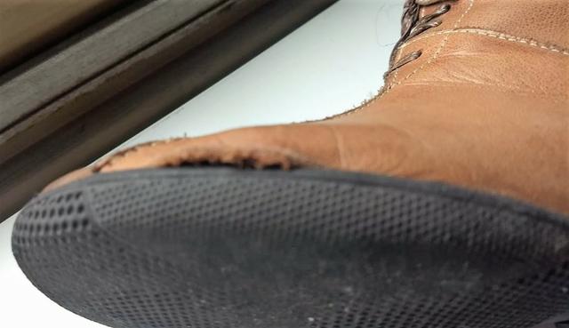 Bota de Couro J.Gean | Precisa Conserto | Tamanho 37 - Foto 3