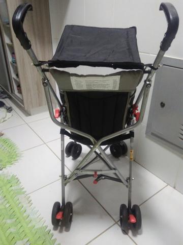 Carrinho de bebê para passeio