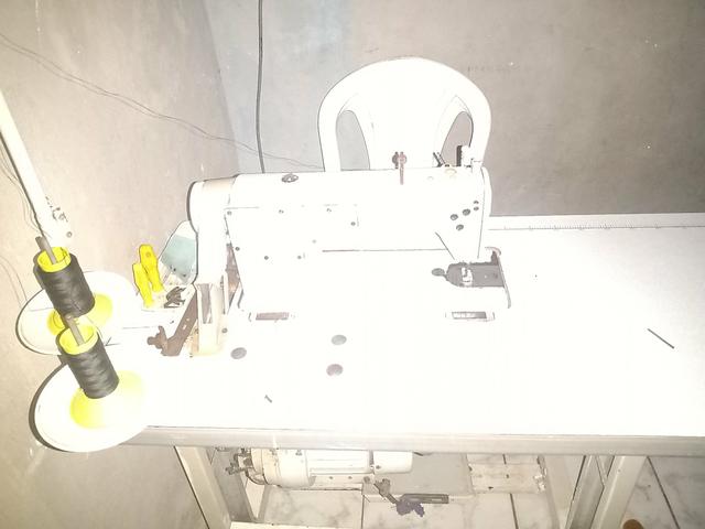 Vendo uma máquina de costura reta tá nova - Foto 4