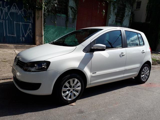 Volkswagen Fox 1.0 (Flex) 4p - 2013 - Foto 4