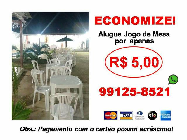 Mesas e cadeiras