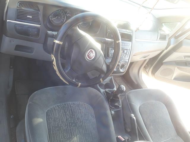 Vendo um Fiat linea 2011 2012 25 mil - Foto 2