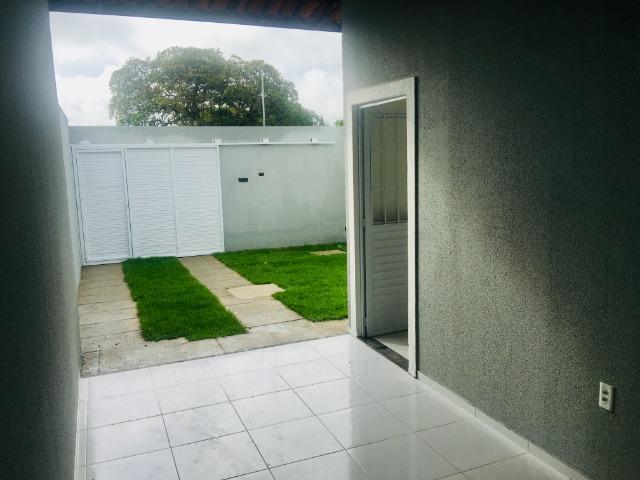 Documentação Inclusa: 2 quartos, 2 wcs, garagem, sala, coz americana, quintal, área serviç - Foto 3