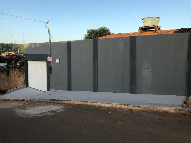 Vende-se Uma casa