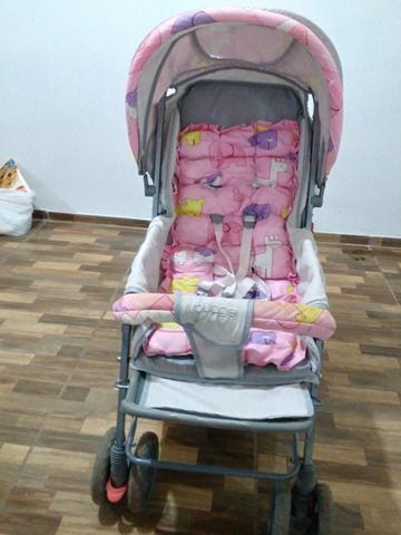 Vendo carrinho de bebe femenino em otimo estado
