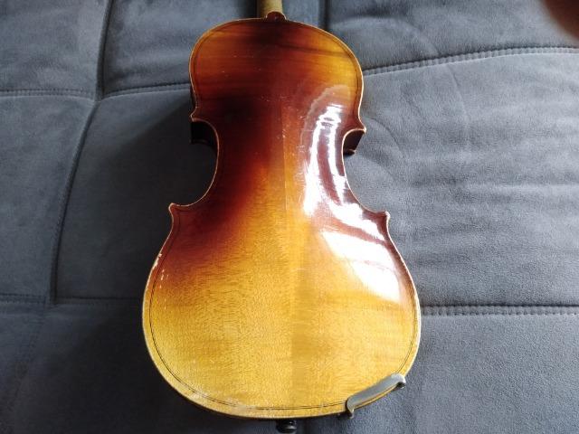 Violino antigo Tcheco, com case e arco. Possui etiqueta interna - Foto 3