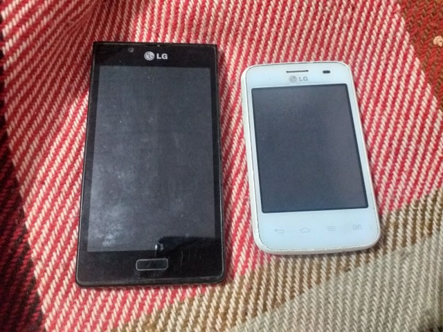 3 celulares LG e um Motorola  - Foto 2