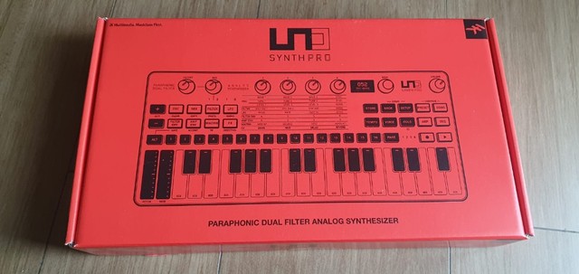 Sintetizador IK Multimedia UNO Synth Pro