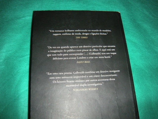 Livro O Chamado do Cuco - Robert Galbraith  - Foto 2