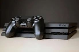 VENDO] PlayStation 4 Pro 1TB + Controle Extra + Jogos Midia Fisica