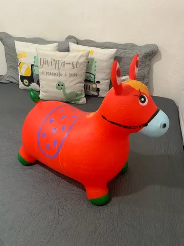 Cavalinho Brinquedo Corda Pula Cavalga Cavalo Anda Verdade Branco/vermelho