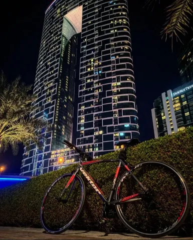 Bike speed VEKTOR ? italiana carbono e alumínio