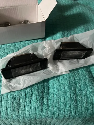 Par Luz de Placa Nissan Kicks