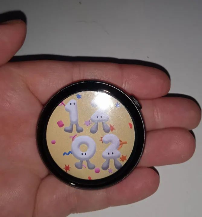 Relógio smartwatch w28 faz e recebe ligações, notificações de todas as redes sociais.