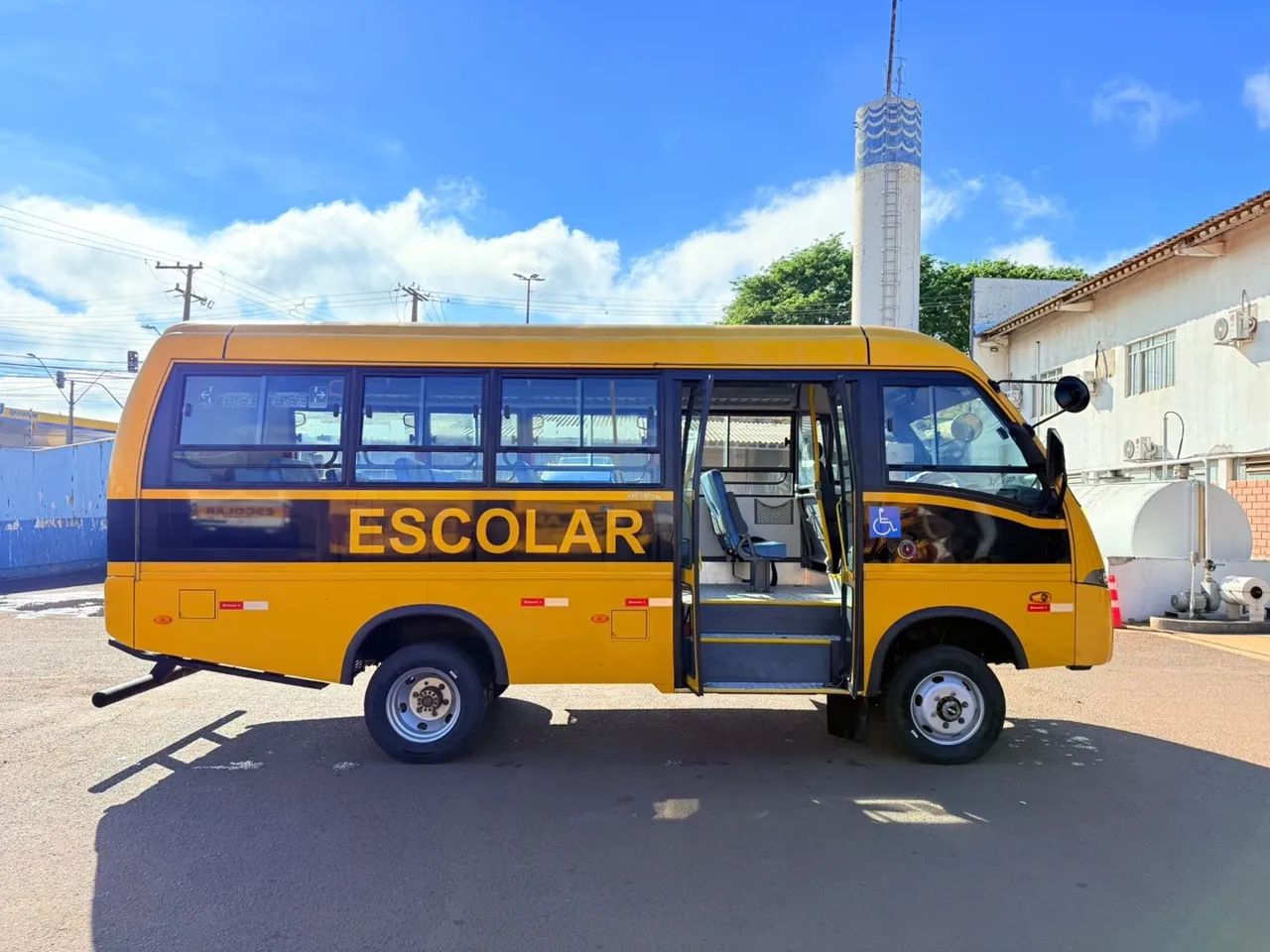 Microônibus Volare V8L 4x4 ano 2012/2013 motor cumins isf 4cc em cascavel,PR - Foto 2