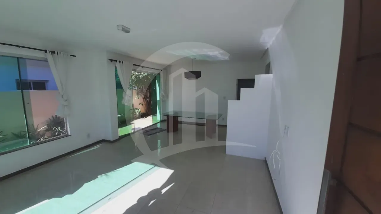 Casa Térrea à Venda no Condomínio Biratan Carvalho