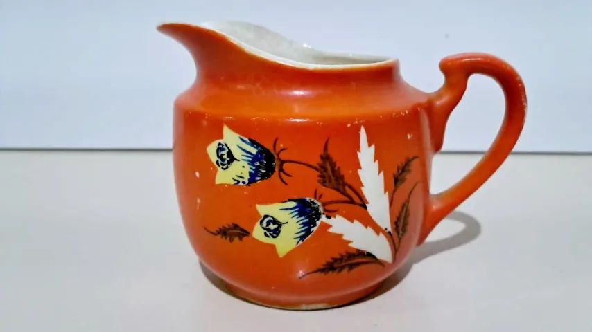 Leiteirinha Antiga Em Porcelana Japonesa