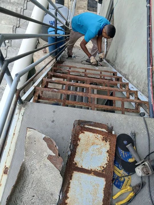 Escada de ferro para reforma - Foto 2